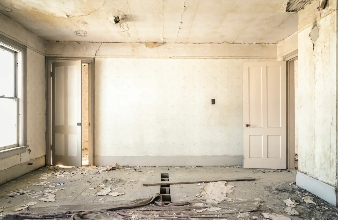 Waste disposal crew managing a cleanout project in Socastee